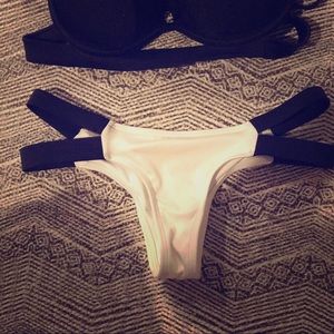 Victoria’s Secret Cheeky Bikini bottom size XS